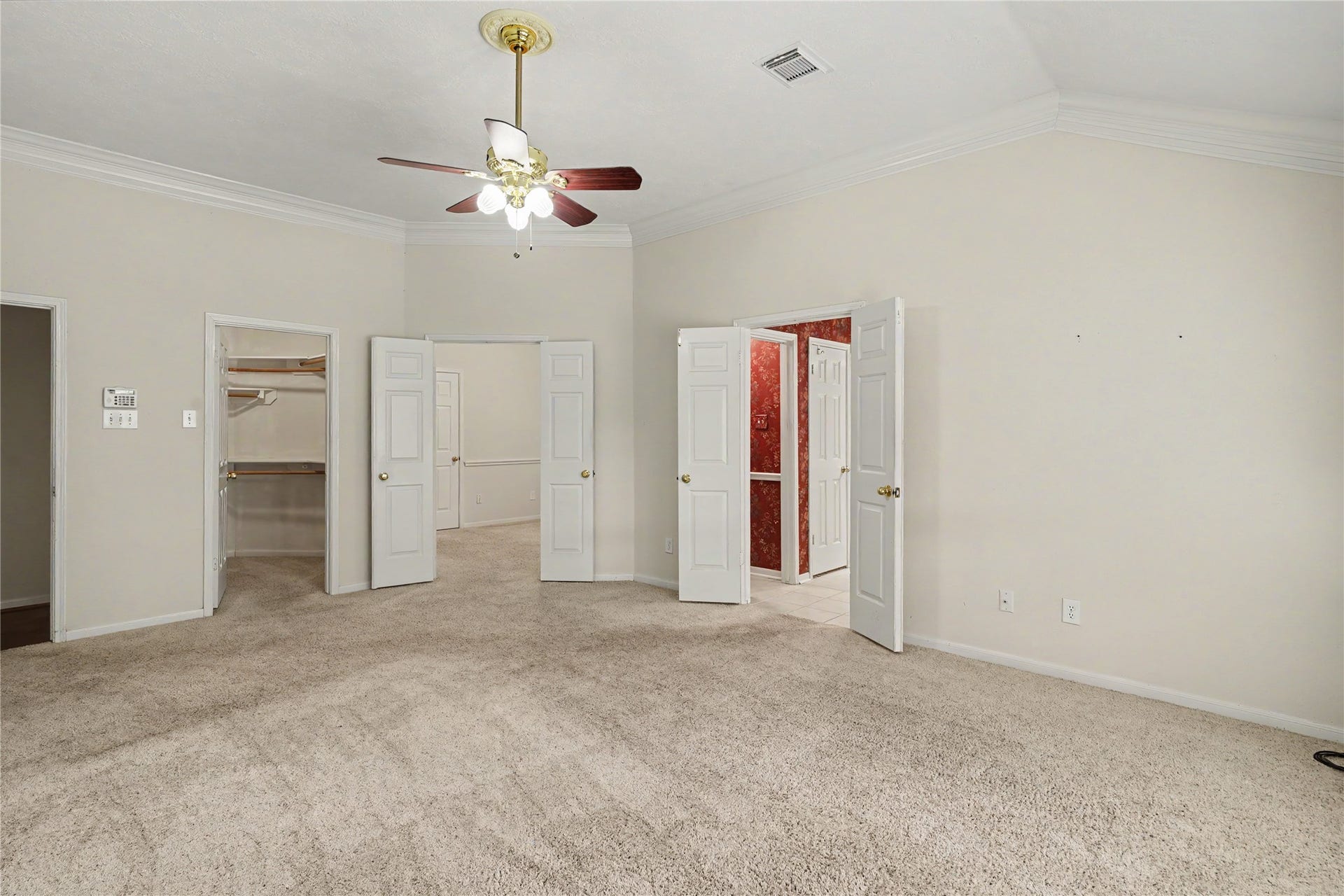 2502 Redbridge Court, Houston, TX 77059
