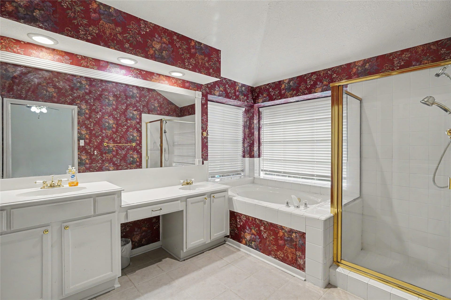 2502 Redbridge Court, Houston, TX 77059
