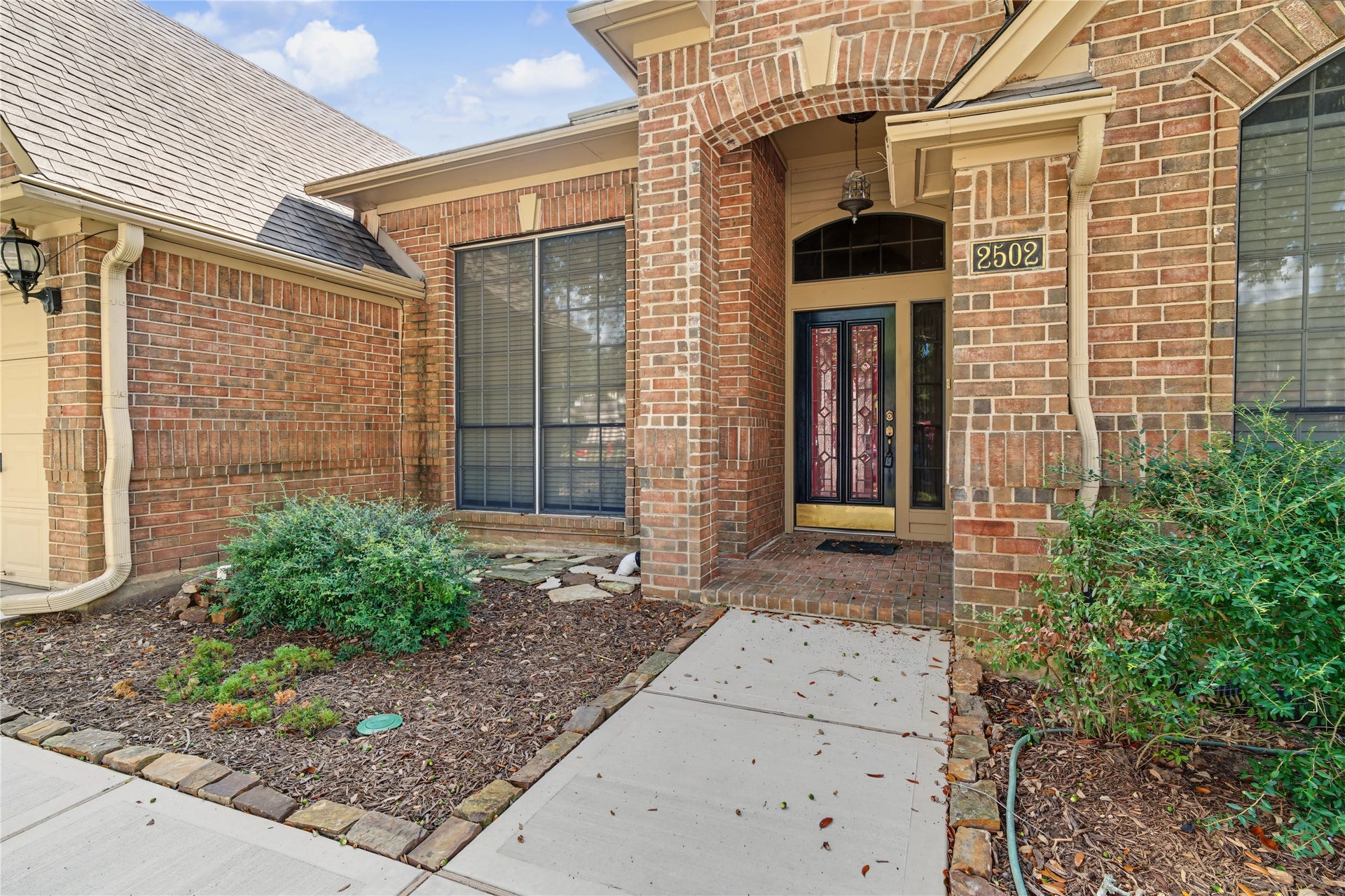 2502 Redbridge Court, Houston, TX 77059