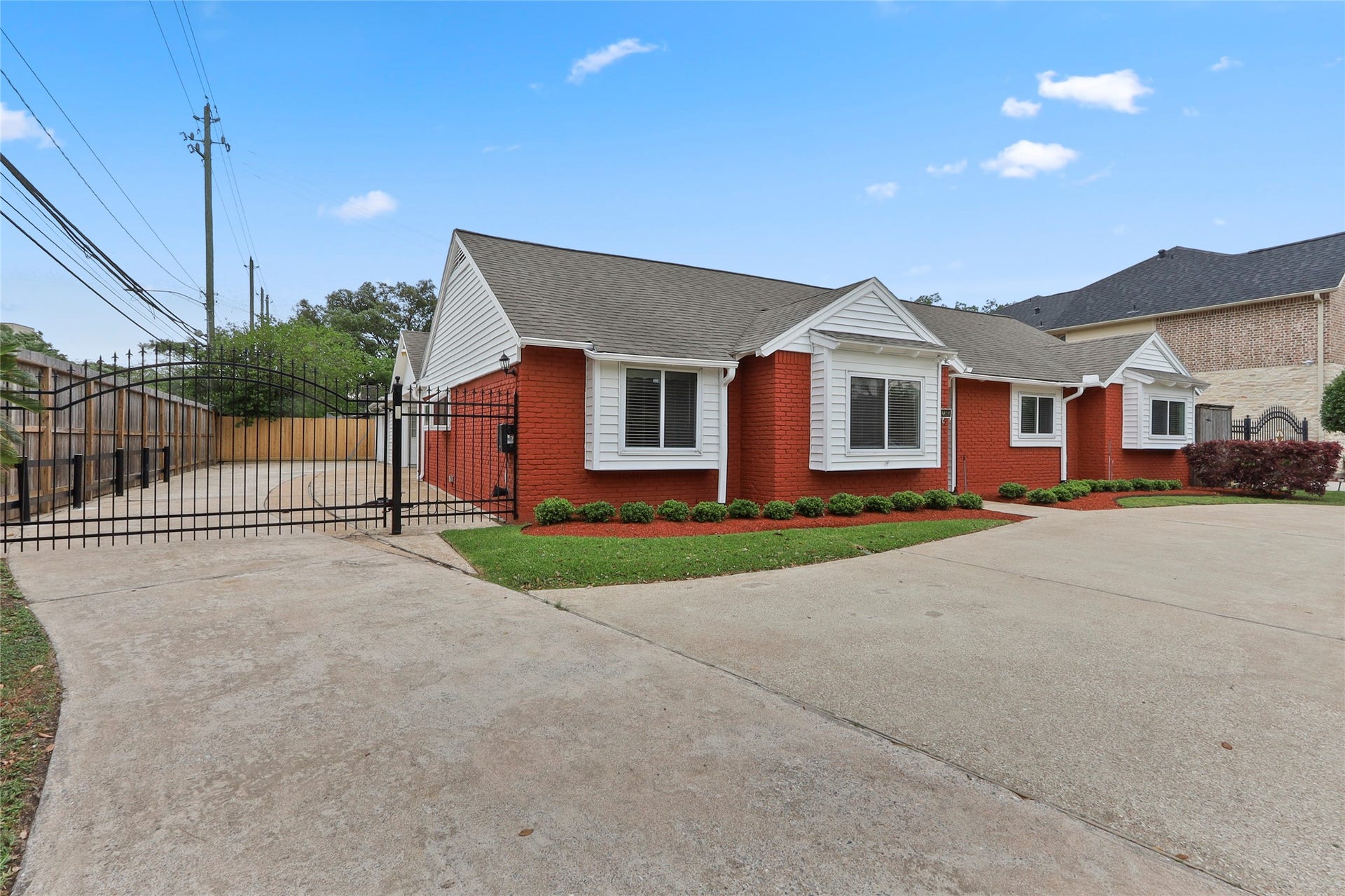 12303 Barryknoll Lane, Houston, TX 77024 12303 Barryknoll Lane, Houston, TX 77024