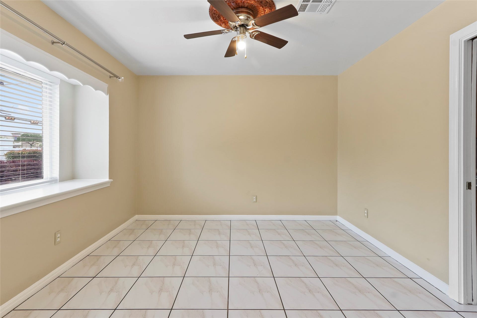 12303 Barryknoll Lane, Houston, TX 77024 12303 Barryknoll Lane, Houston, TX 77024