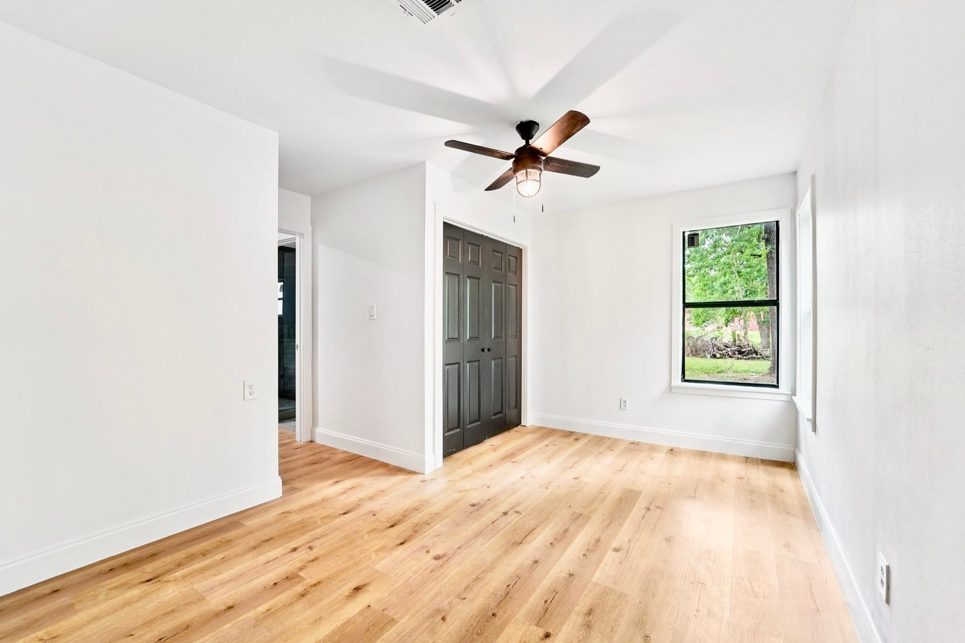 32606 Glenda Drive, Magnolia, TX 77354 Bedroom 1 (Down)