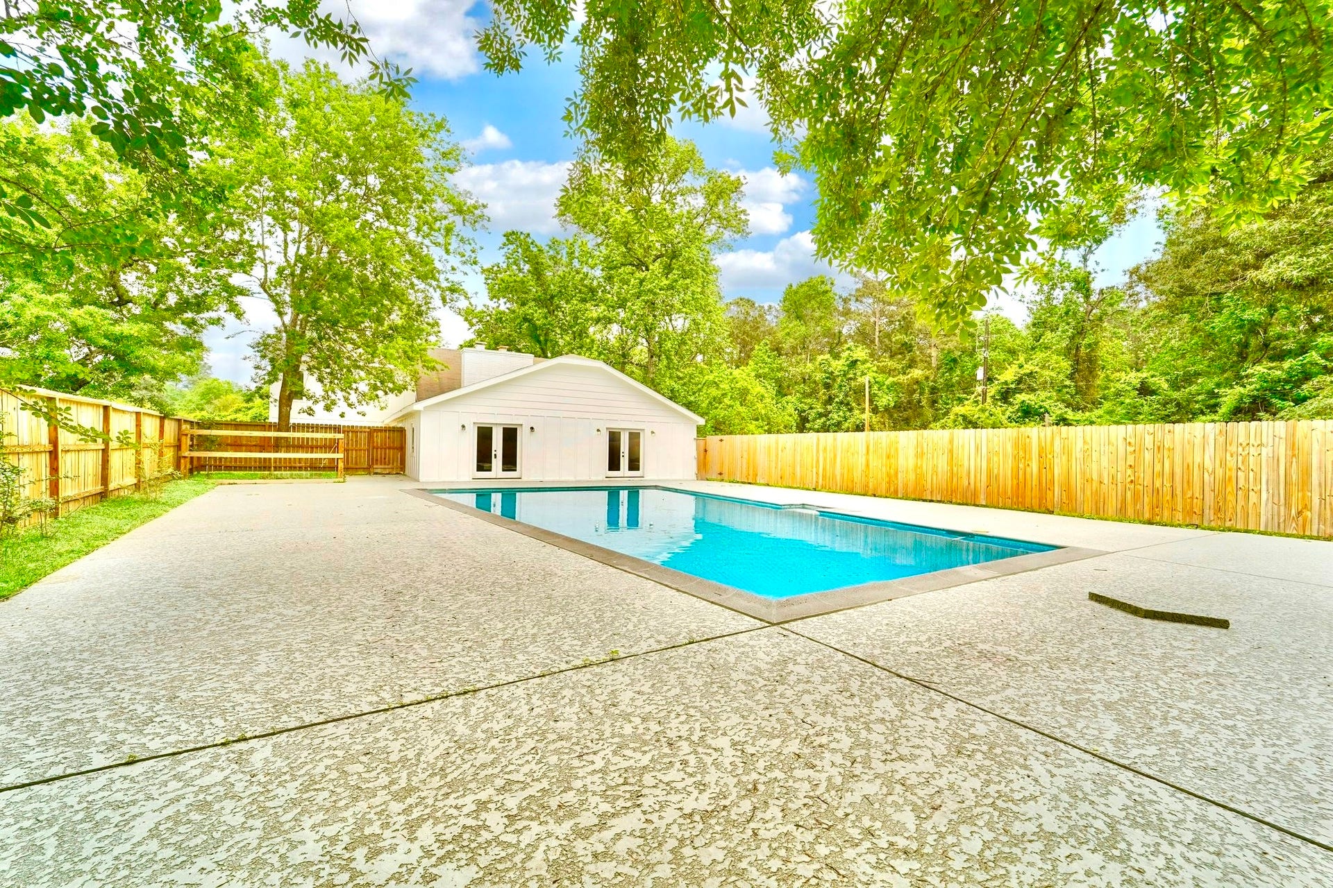 32606 Glenda Drive, Magnolia, TX 77354 Huge Pool with New Decking and Pool Tile!