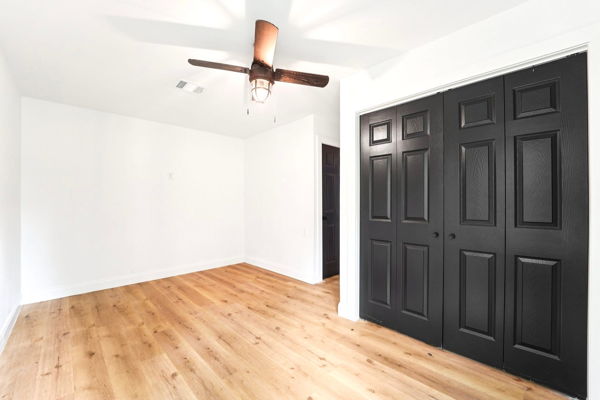32606 Glenda Drive, Magnolia, TX 77354 Bedroom 1 (Down)