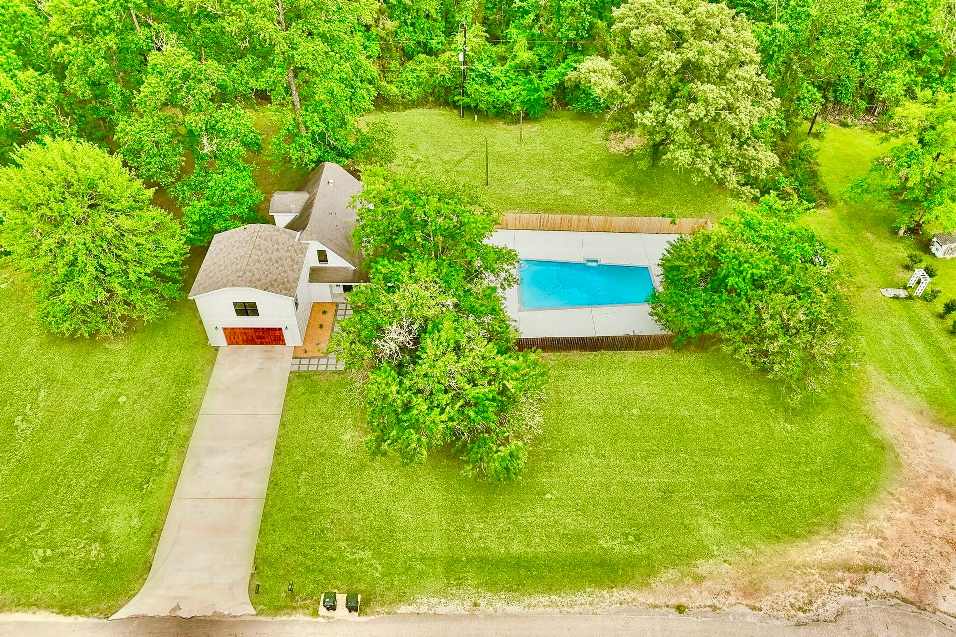 32606 Glenda Drive, Magnolia, TX 77354 Aerial View from the Front