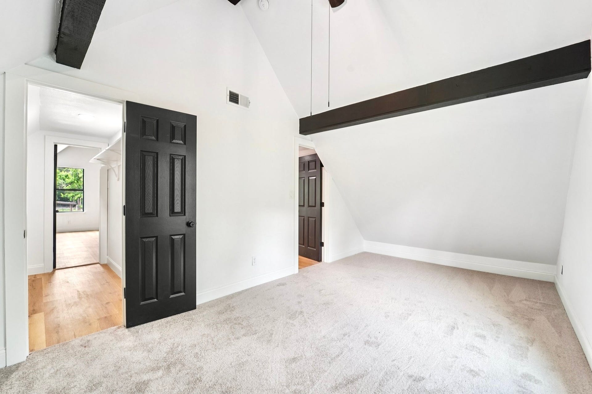 32606 Glenda Drive, Magnolia, TX 77354 Bedroom 5 w/ Walk-In Closet