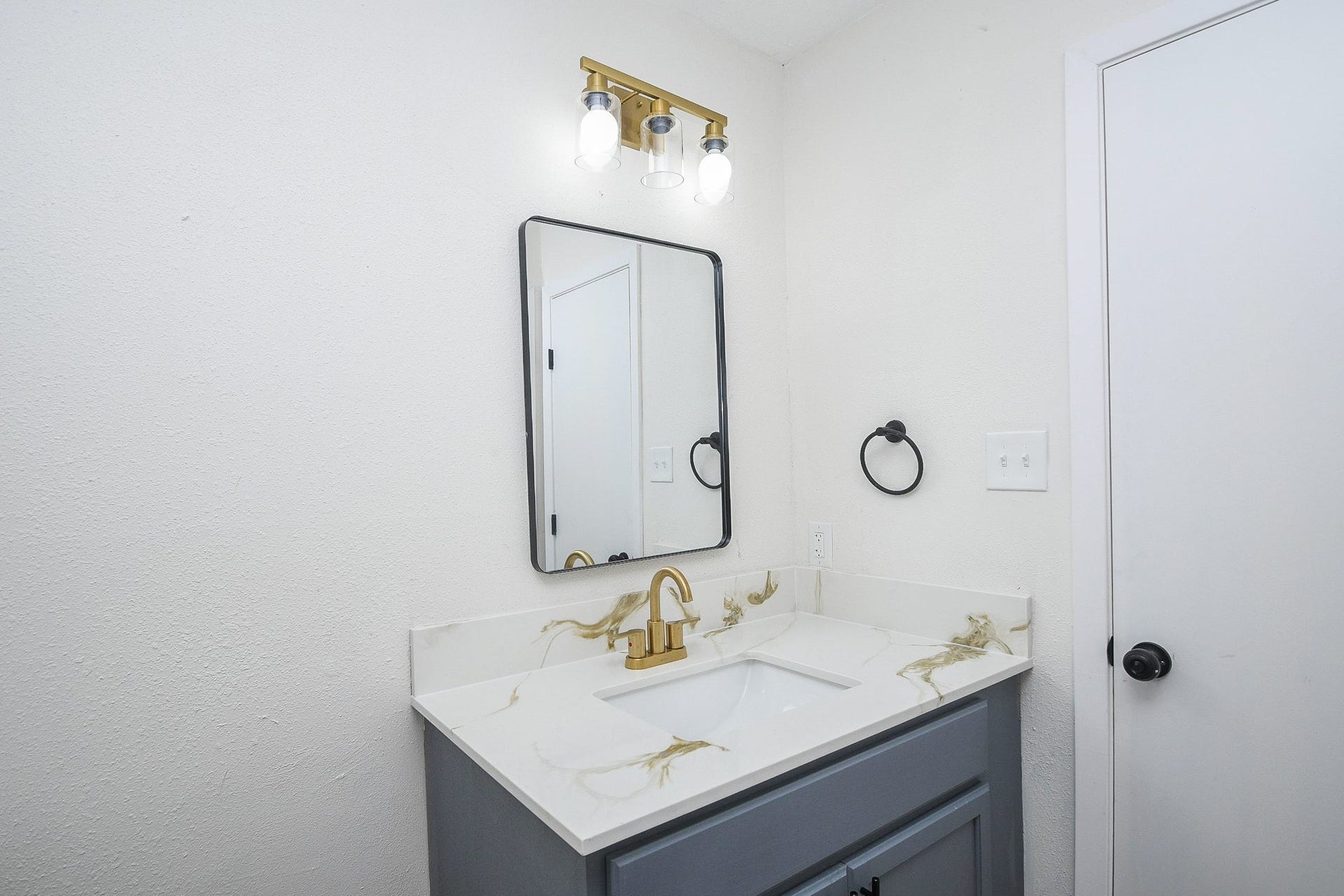 16118 Bougainvilla Lane, Friendswood, TX 77546