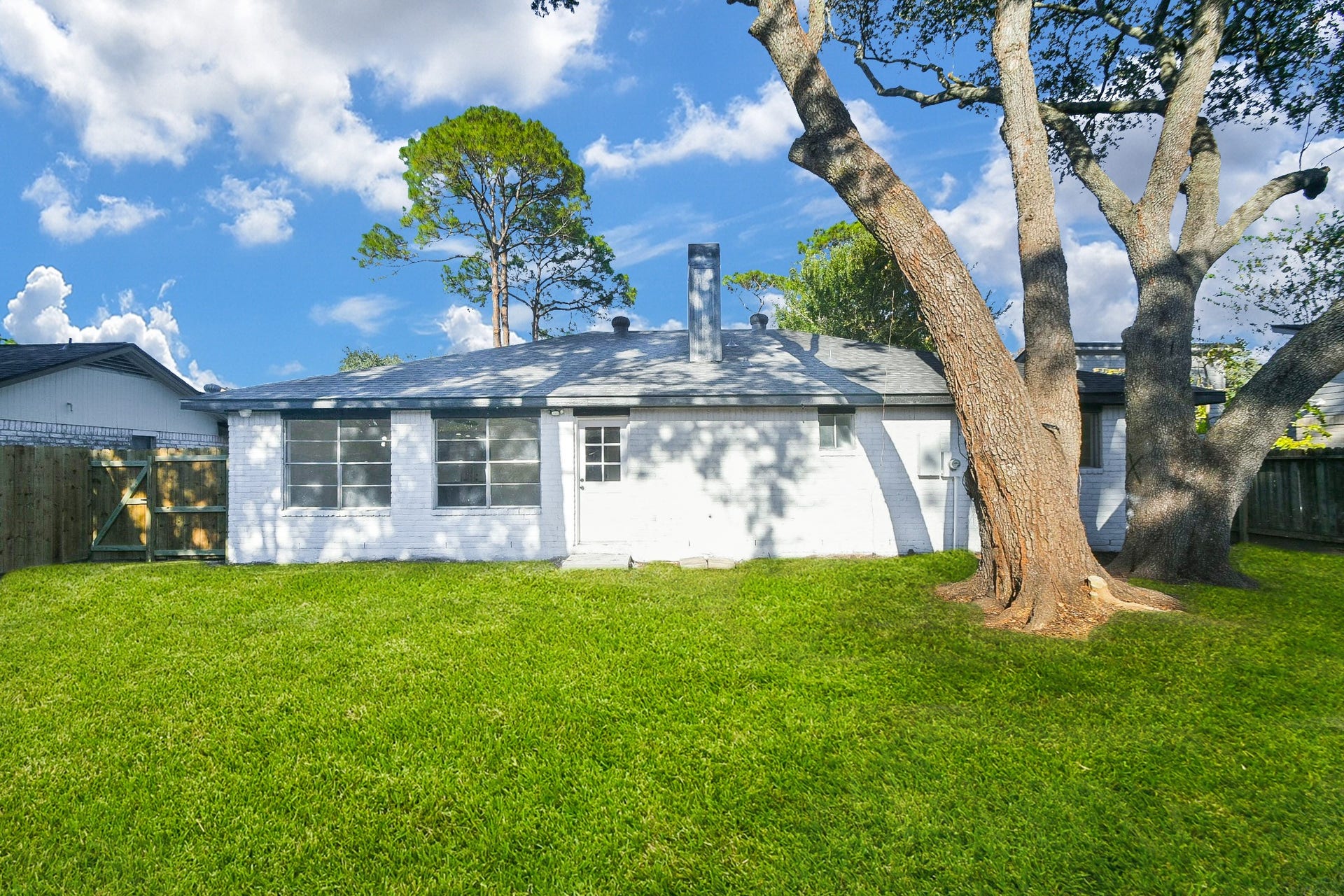 16118 Bougainvilla Lane, Friendswood, TX 77546