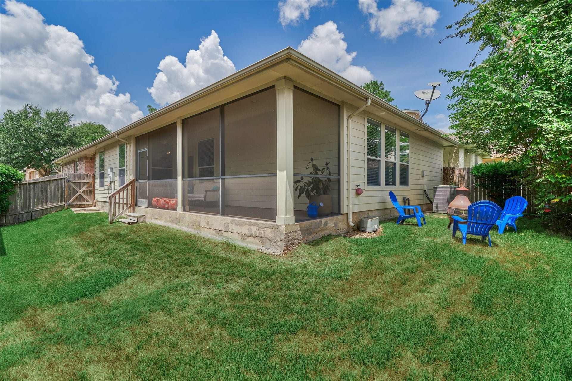 16 Marina Way, Montgomery, TX 77356