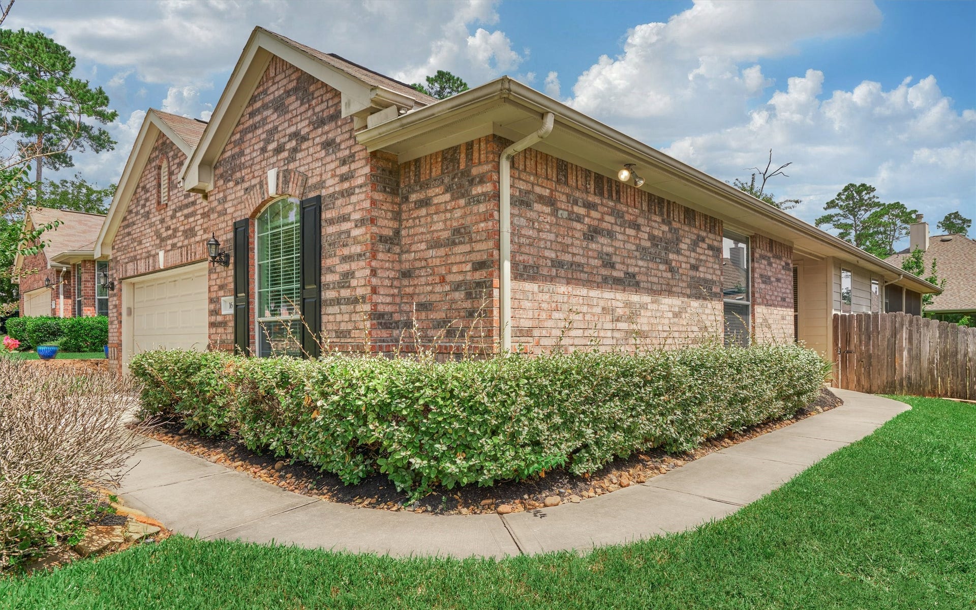16 Marina Way, Montgomery, TX 77356