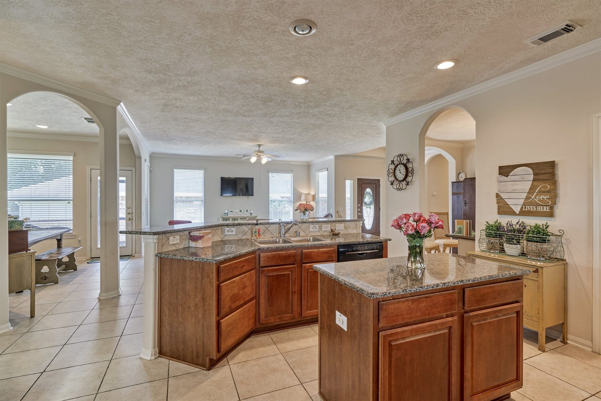 16 Marina Way, Montgomery, TX 77356