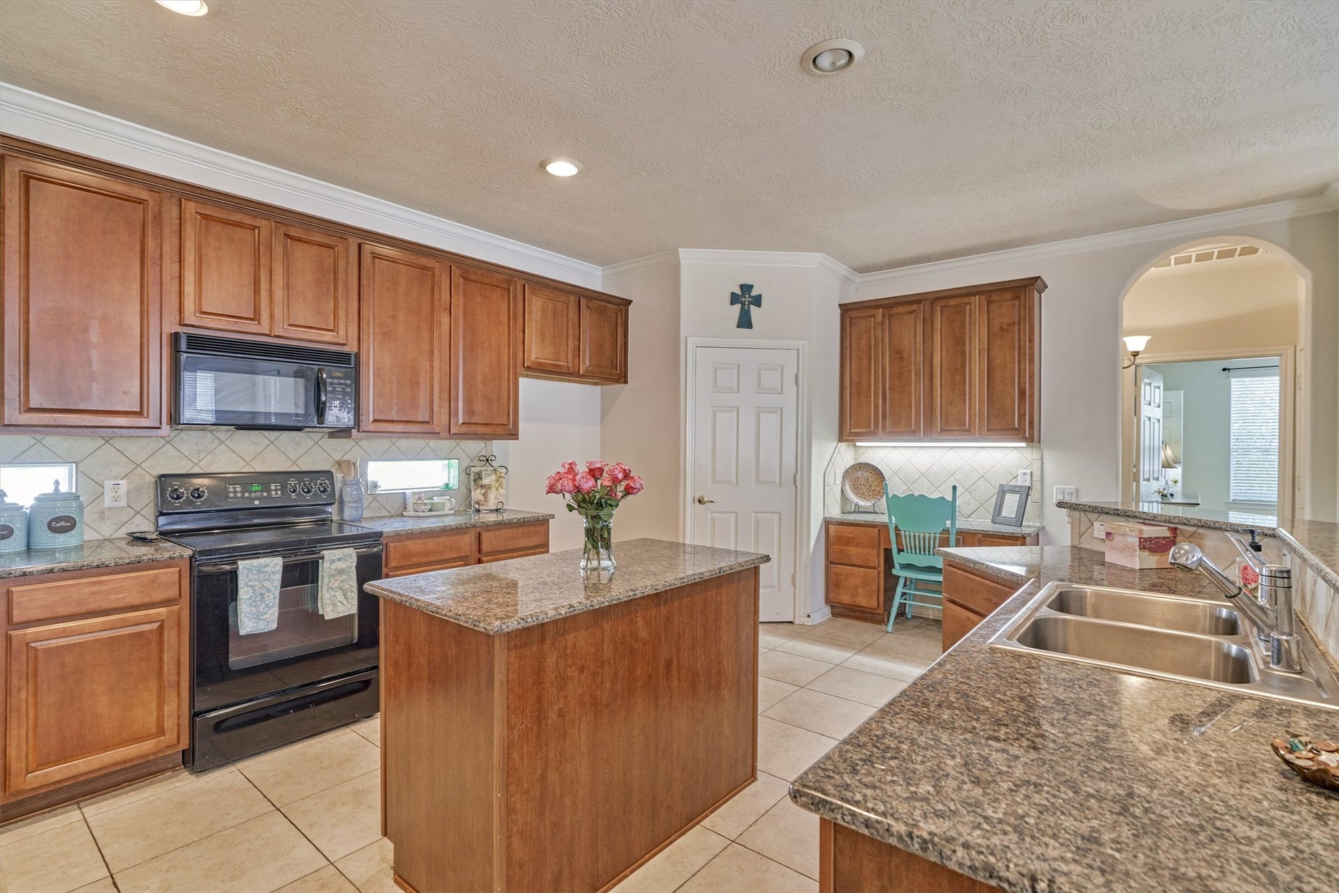 16 Marina Way, Montgomery, TX 77356