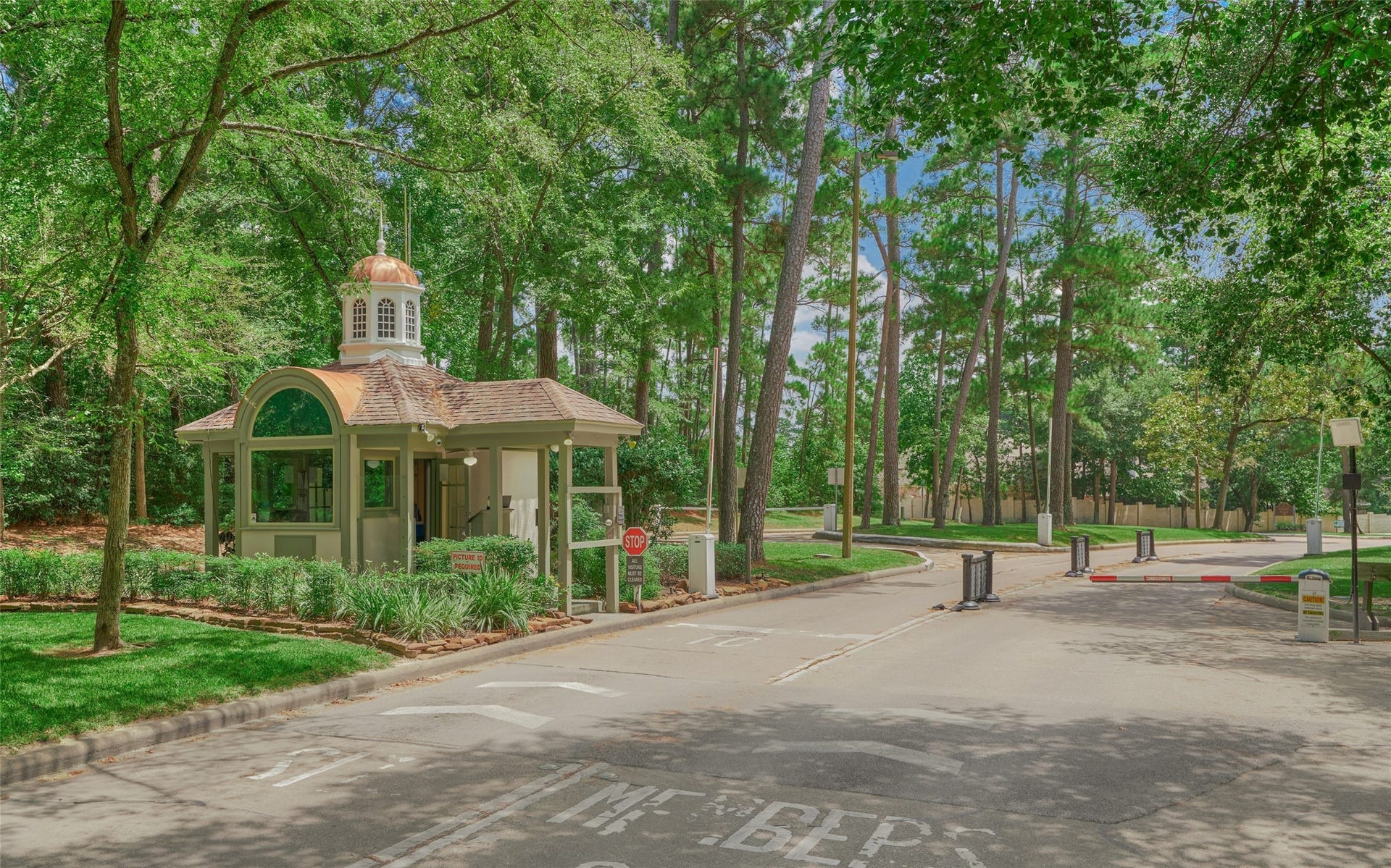 16 Marina Way, Montgomery, TX 77356