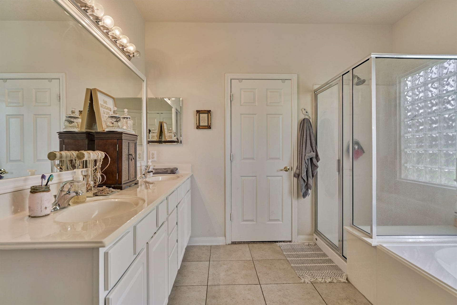 16 Marina Way, Montgomery, TX 77356