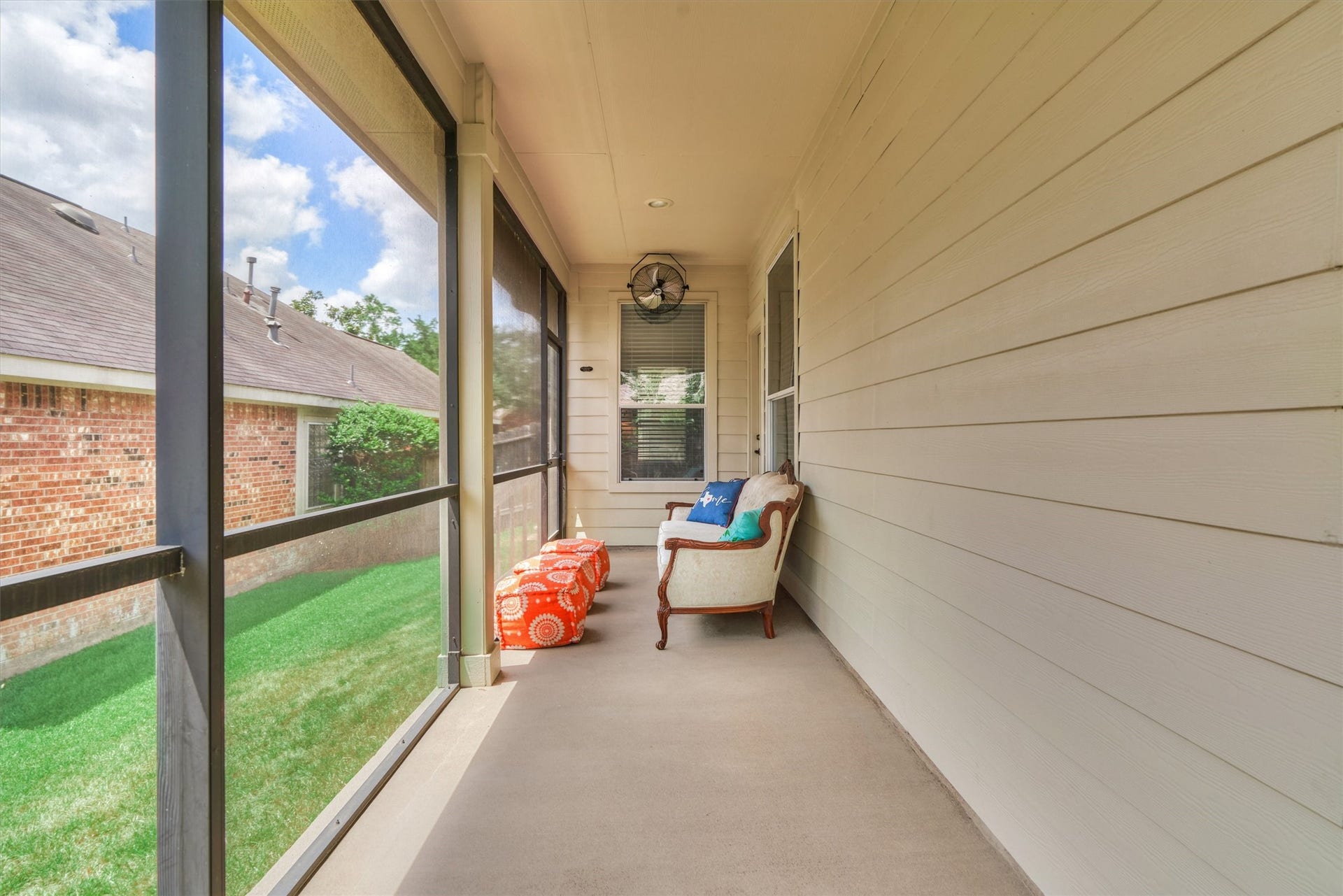 16 Marina Way, Montgomery, TX 77356