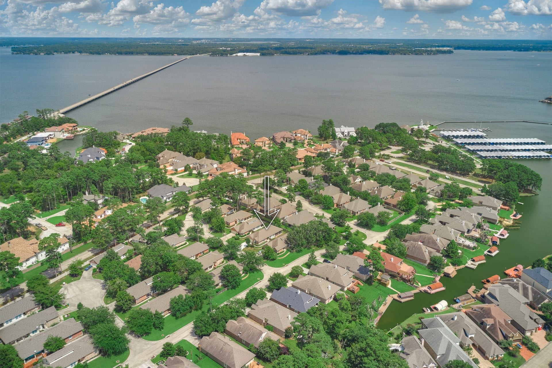 16 Marina Way, Montgomery, TX 77356