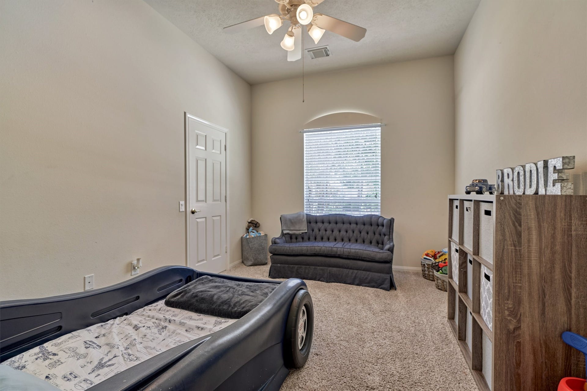16 Marina Way, Montgomery, TX 77356