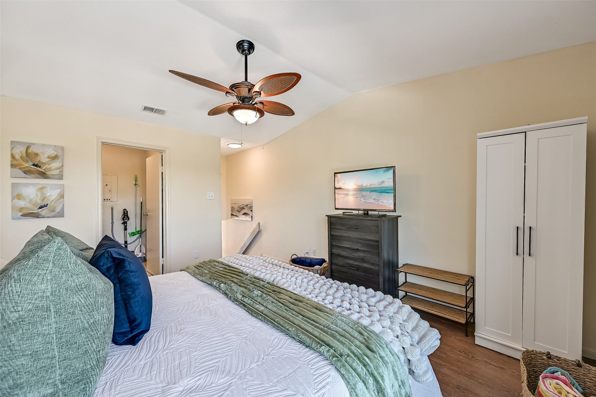 3506 Cove View Boulevard, #1002, Galveston, TX 77554 3506 Cove View Boulevard, #1002, Galveston, TX 77554