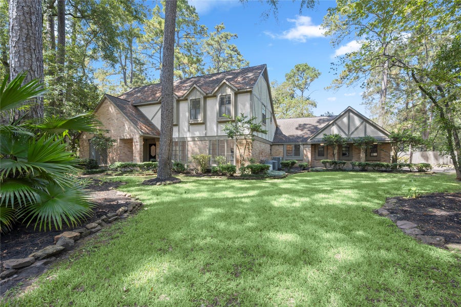 Property photo for 2103 Woodford Green Drive, Kingwood, TX