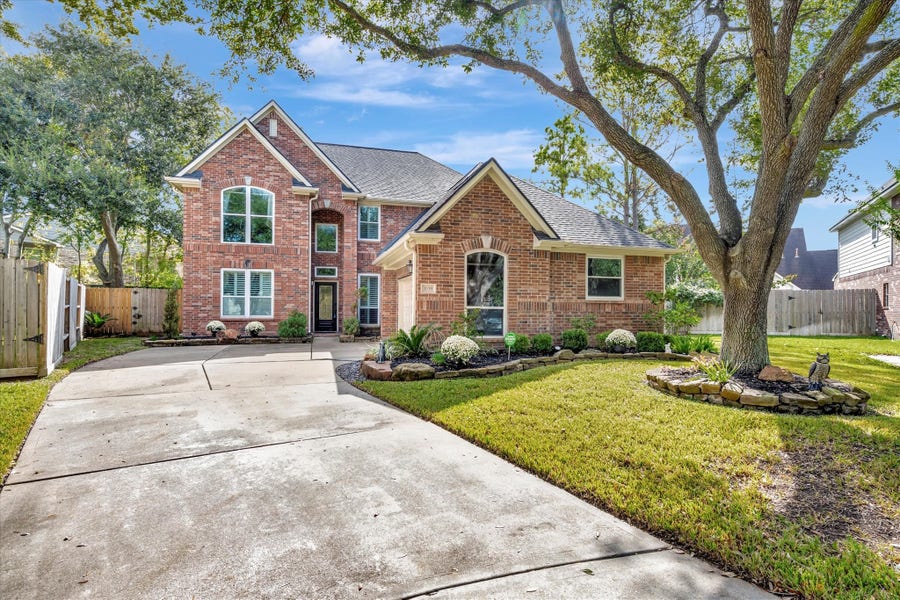 Property photo for 1639 Lakeside Enclave Drive, Houston, TX