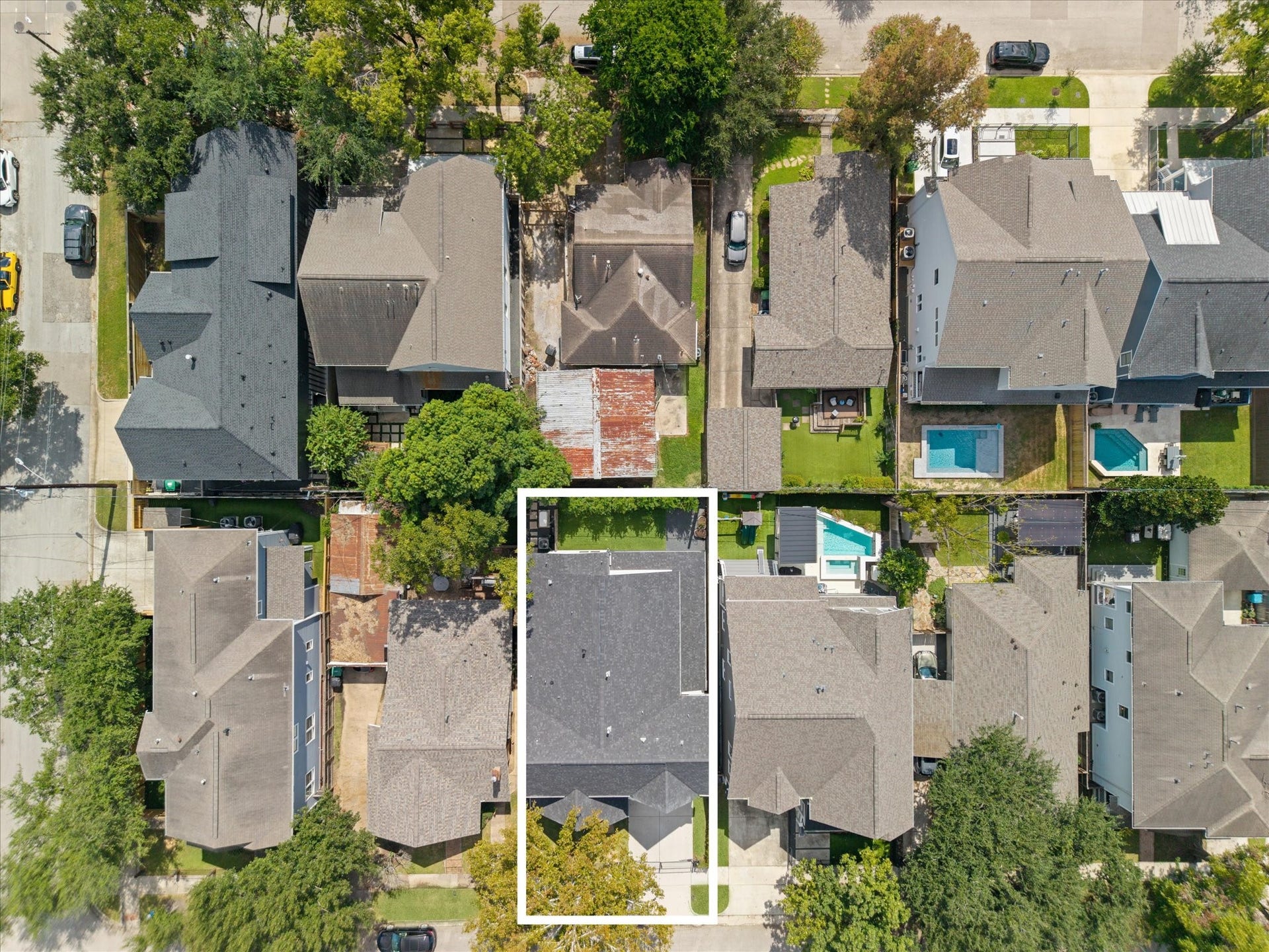 704 Teetshorn Street, Houston, TX 77009 Aerial view.