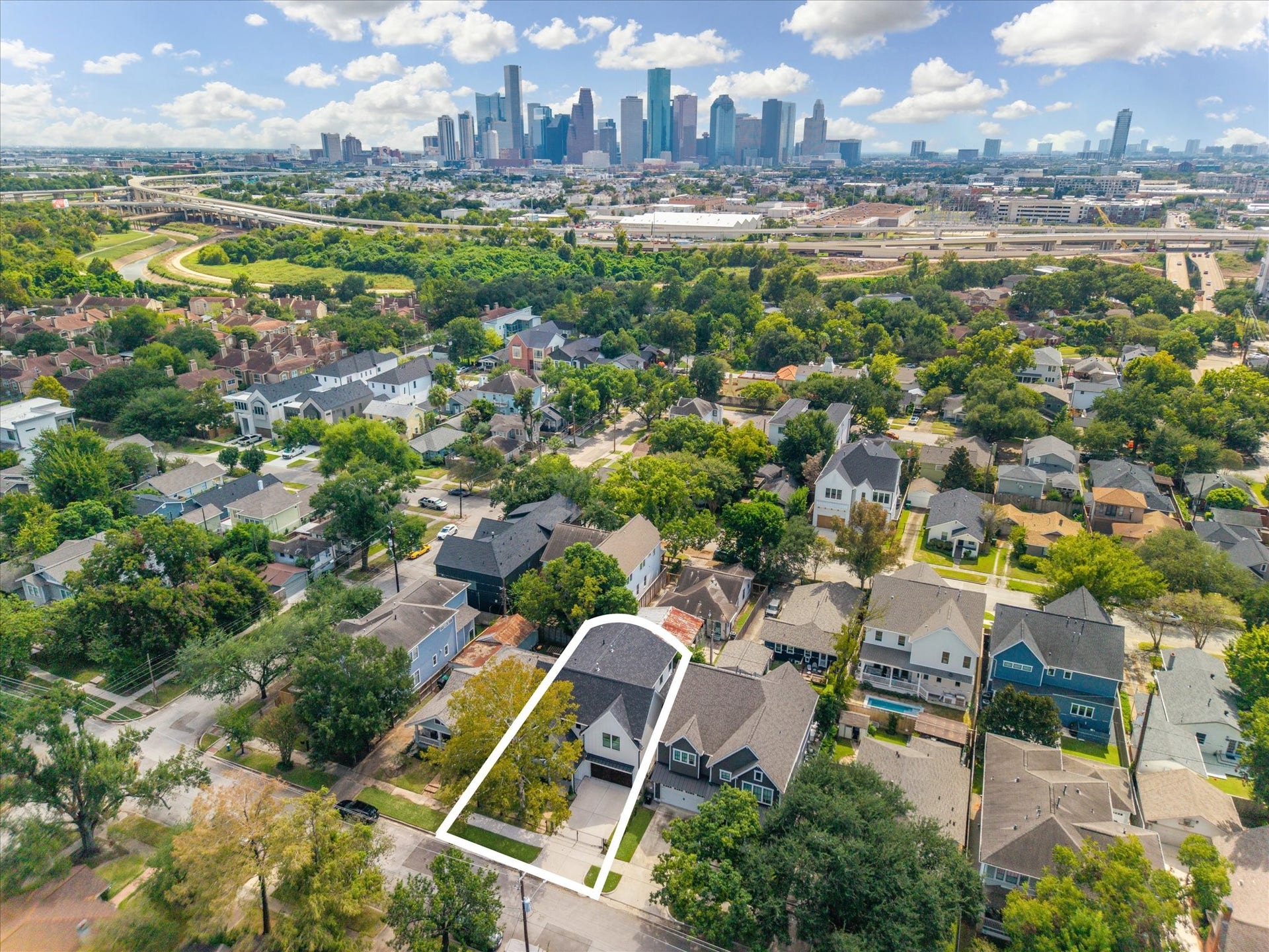 704 Teetshorn Street, Houston, TX 77009 Aerial view.