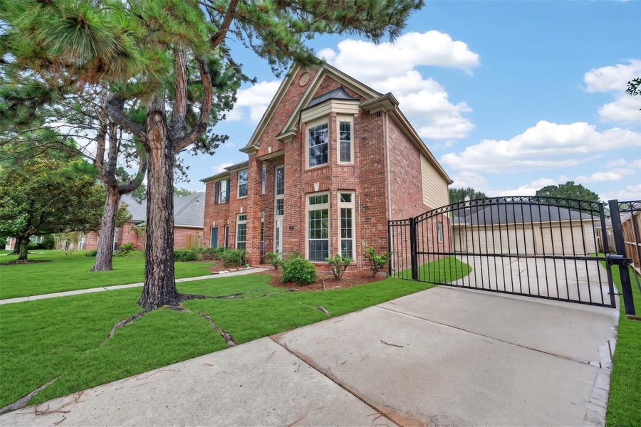 Property photo for 1007 Brannon Park Lane, Spring, TX