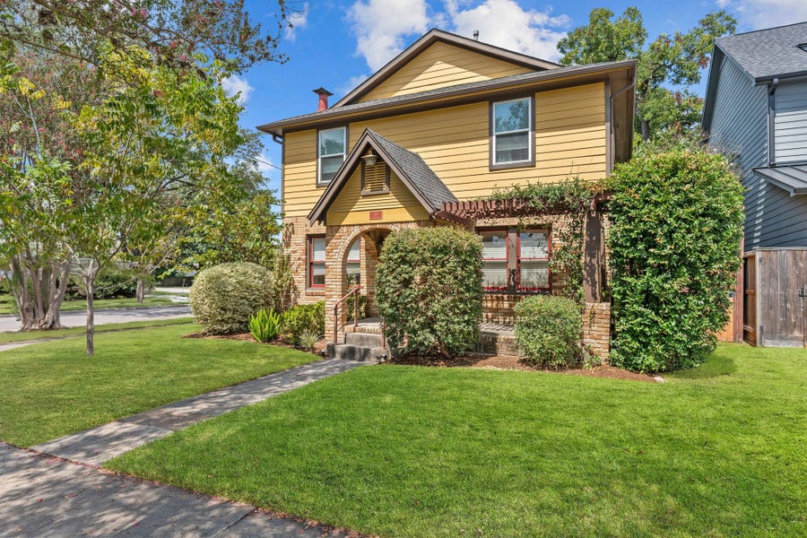Property photo for 701 E 17th Street, Houston, TX
