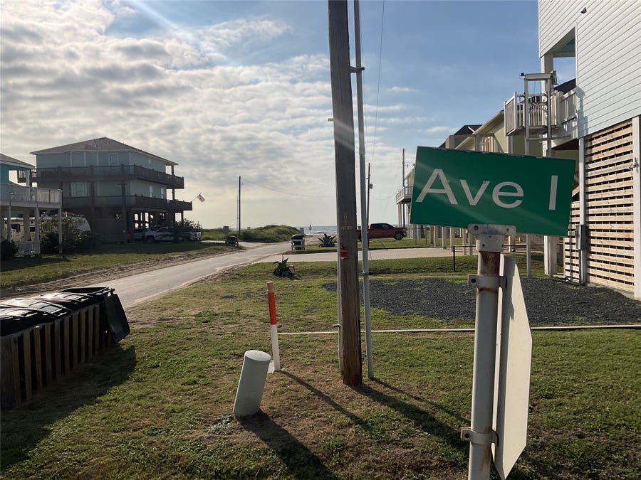 Property photo for 1966 Avenue I, Crystal Beach, TX