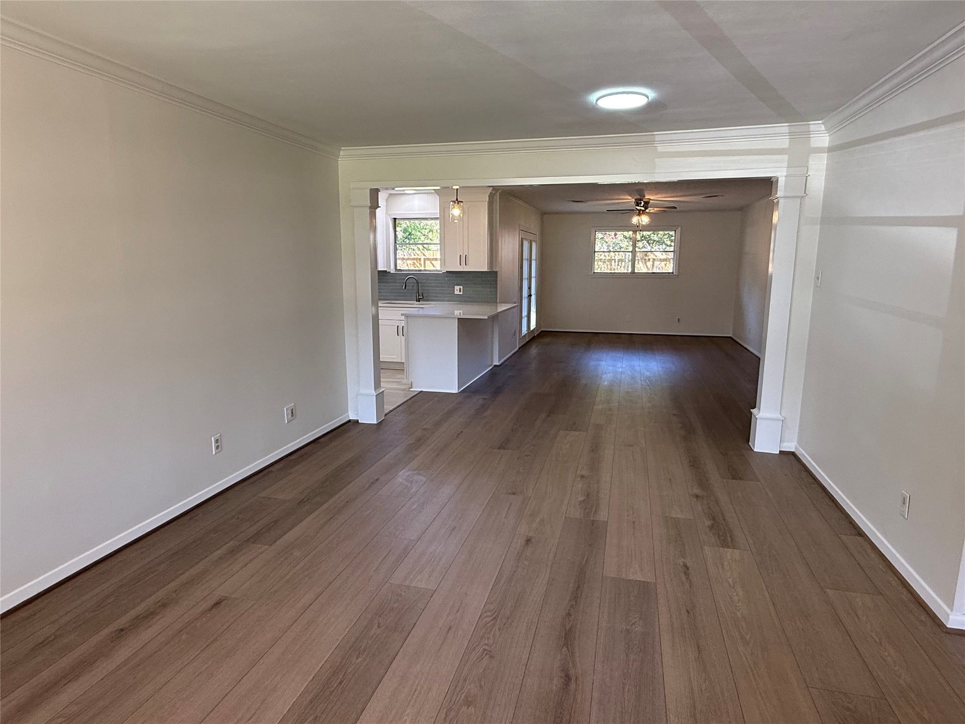 10410 Barwood Drive, Houston, TX 77043 10410 Barwood Drive, Houston, TX 77043