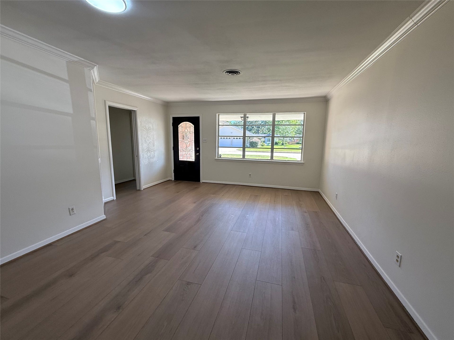 10410 Barwood Drive, Houston, TX 77043 10410 Barwood Drive, Houston, TX 77043