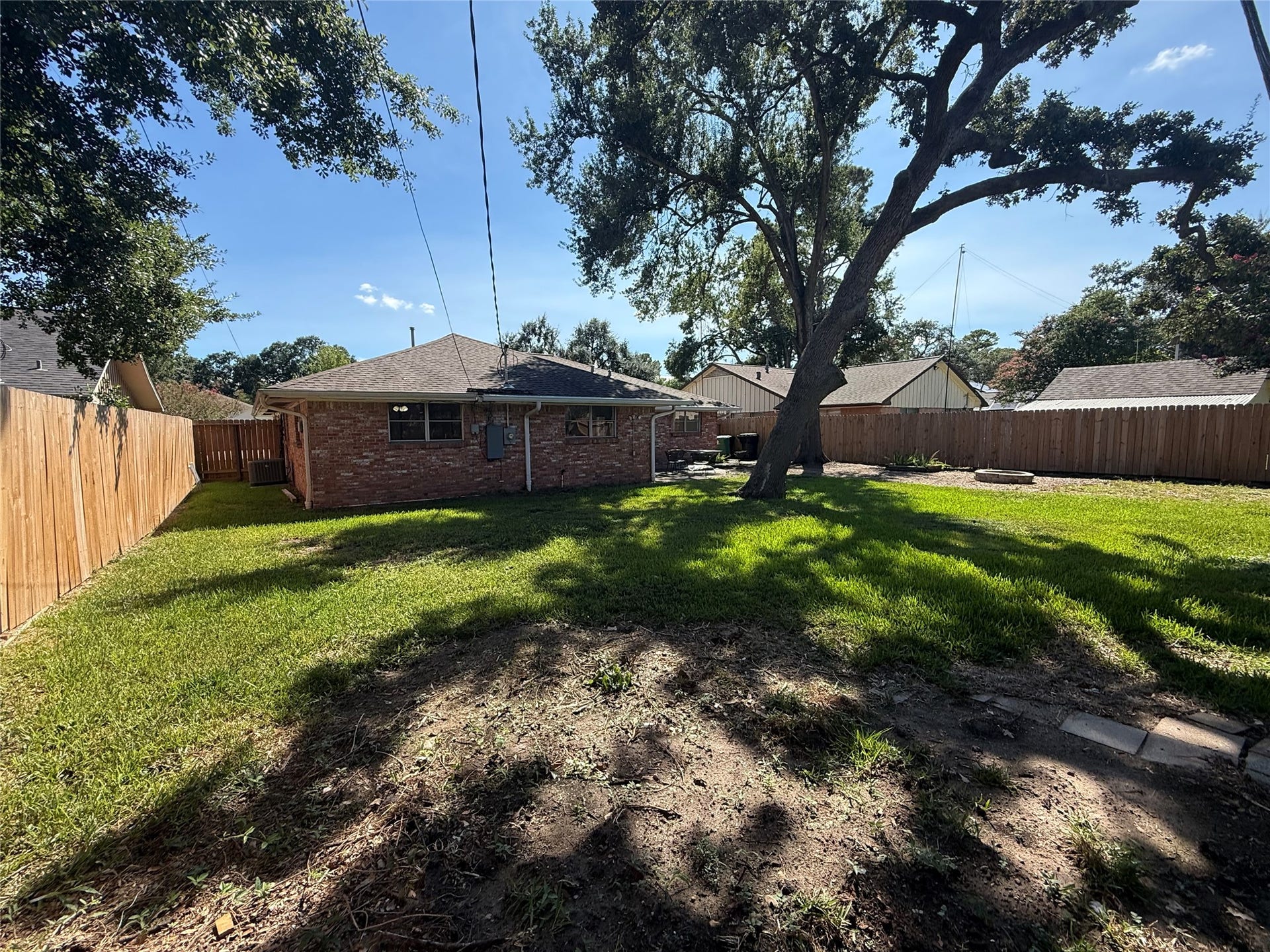 10410 Barwood Drive, Houston, TX 77043 10410 Barwood Drive, Houston, TX 77043