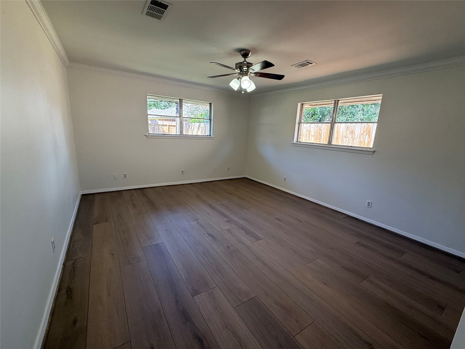 10410 Barwood Drive, Houston, TX 77043 10410 Barwood Drive, Houston, TX 77043