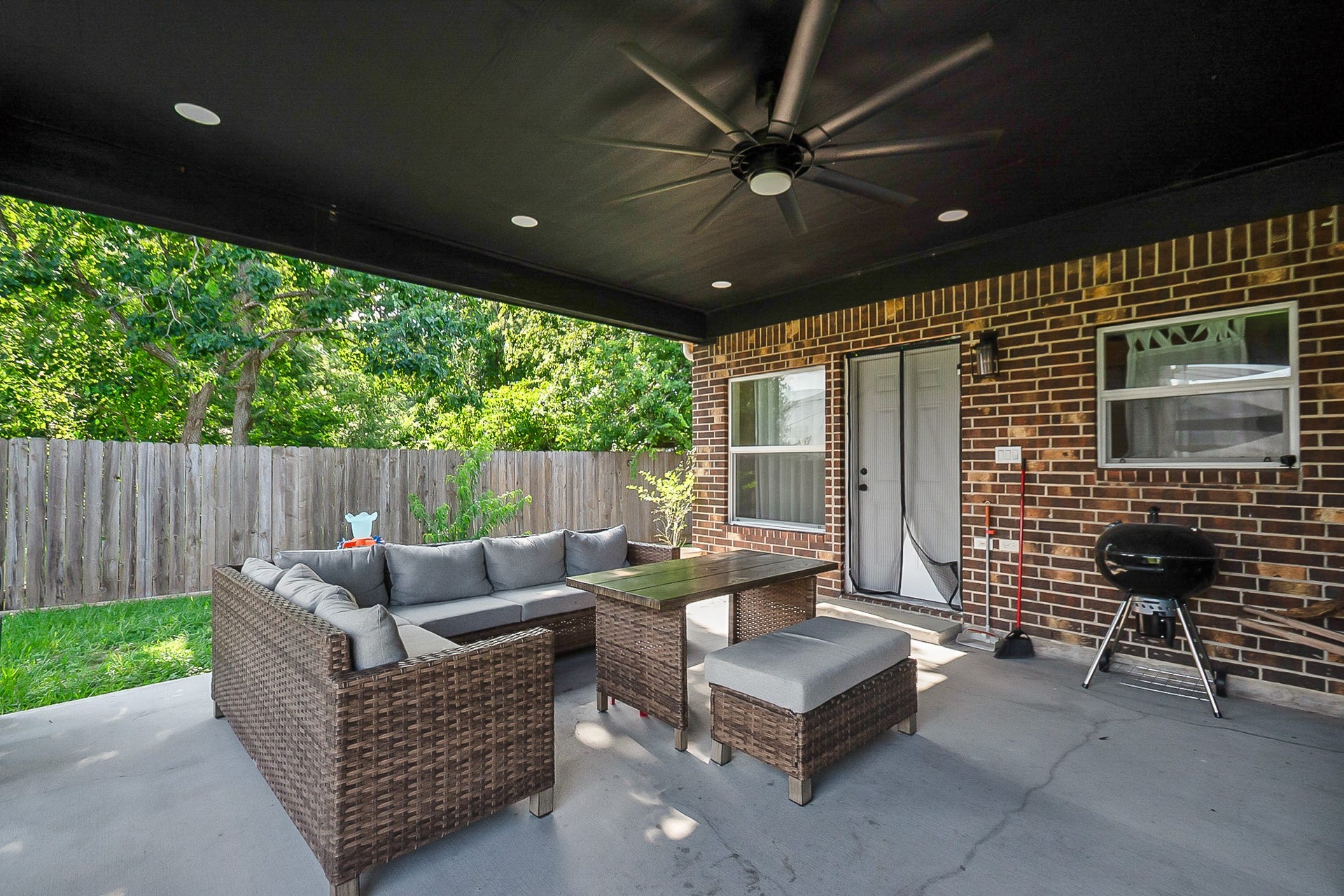 1524 Longley Street, South Houston, TX 77587 1524 Longley Street, South Houston, TX 77587