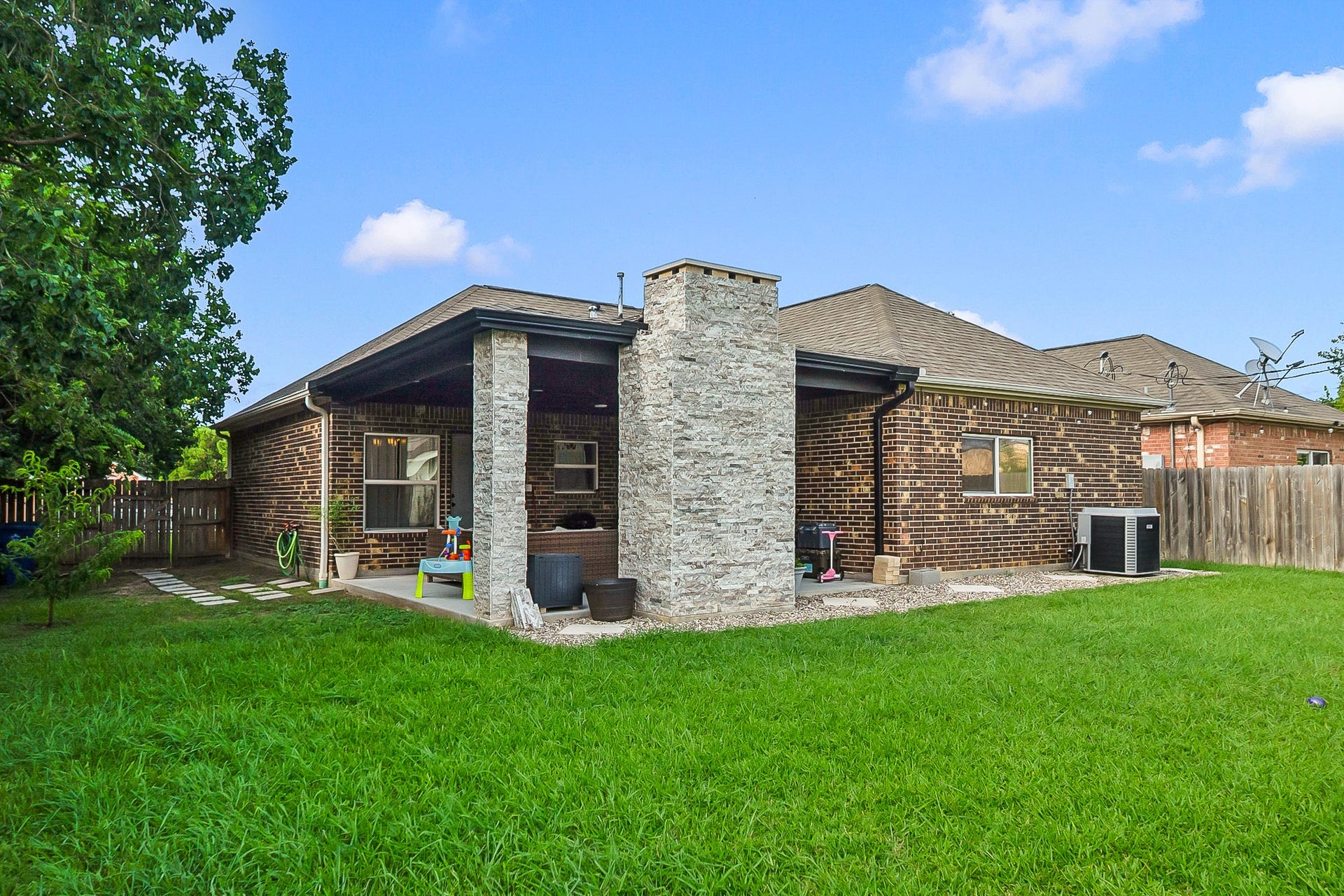 1524 Longley Street, South Houston, TX 77587 1524 Longley Street, South Houston, TX 77587