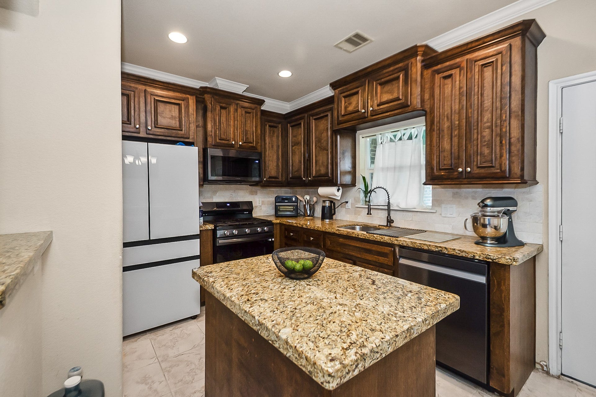 1524 Longley Street, South Houston, TX 77587 1524 Longley Street, South Houston, TX 77587