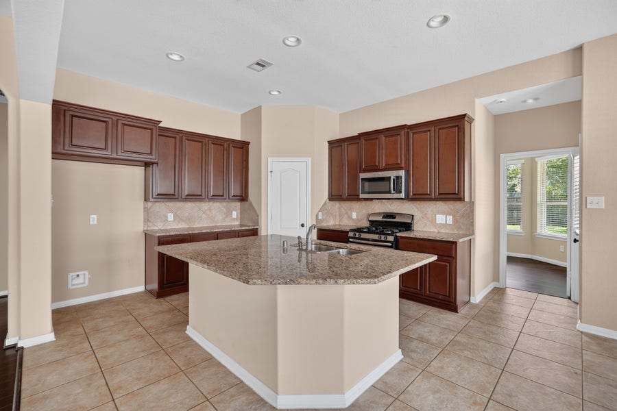 Property photo for 15 Butternut Grove Place, Tomball, TX