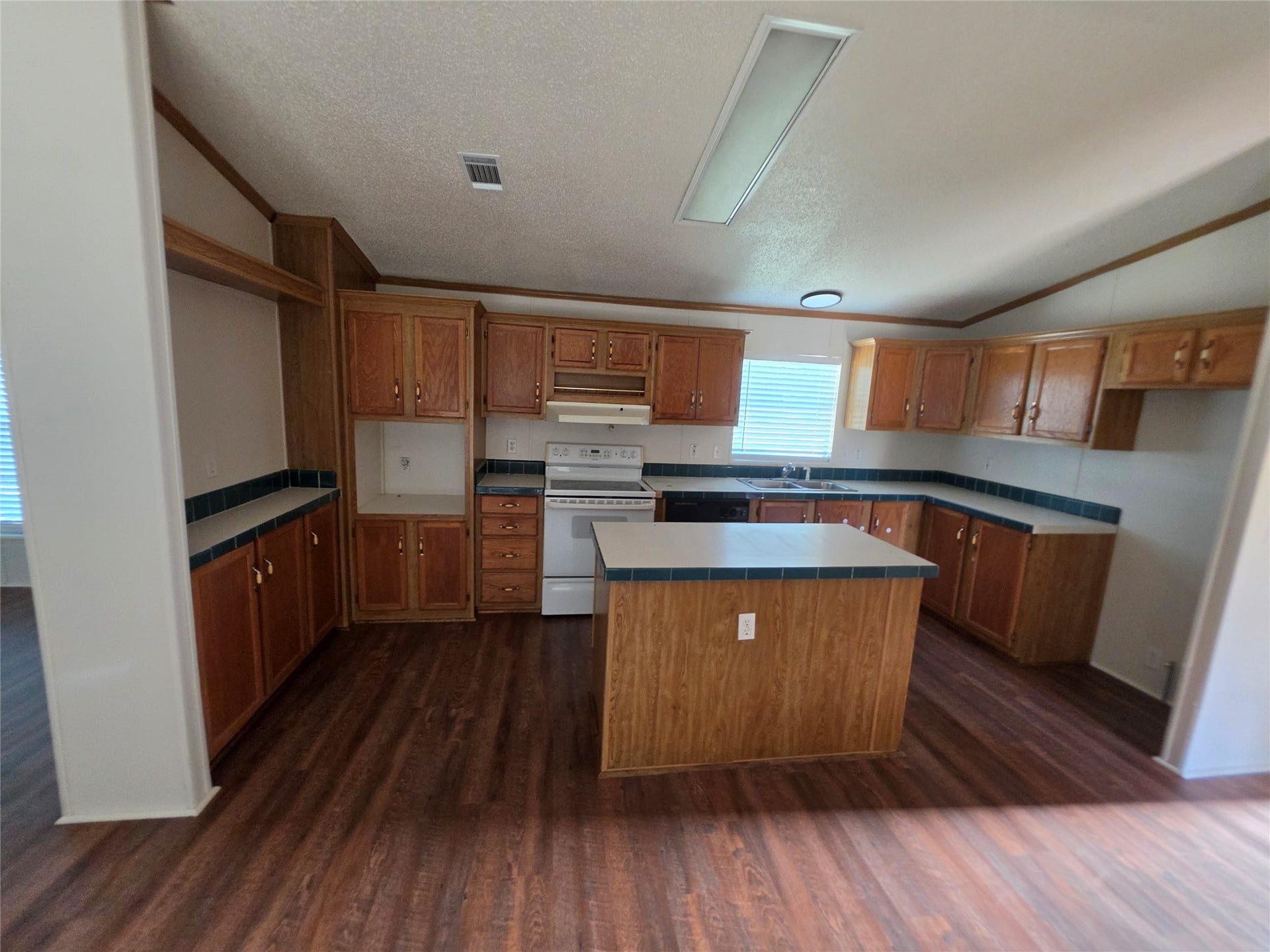 7304 Brazos Street, Rosharon, TX 77583
