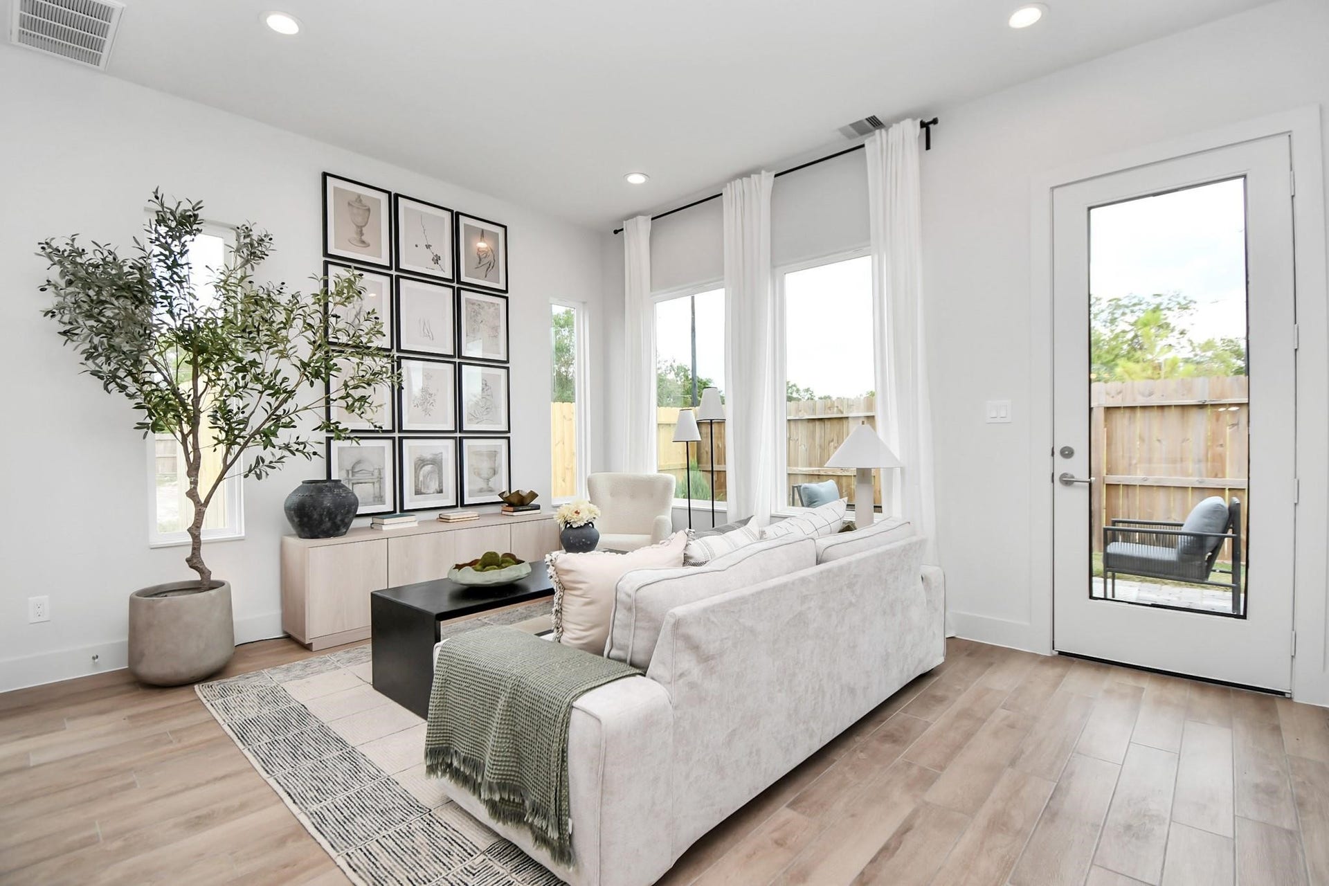 13407 Sun Cay Drive Drive, Houston, TX 77047 13407 Sun Cay Drive Drive, Houston, TX 77047