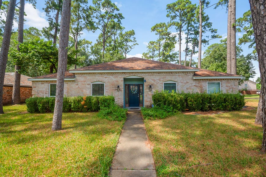 Property photo for 6506 Glenn Lakes Drive, Houston, TX