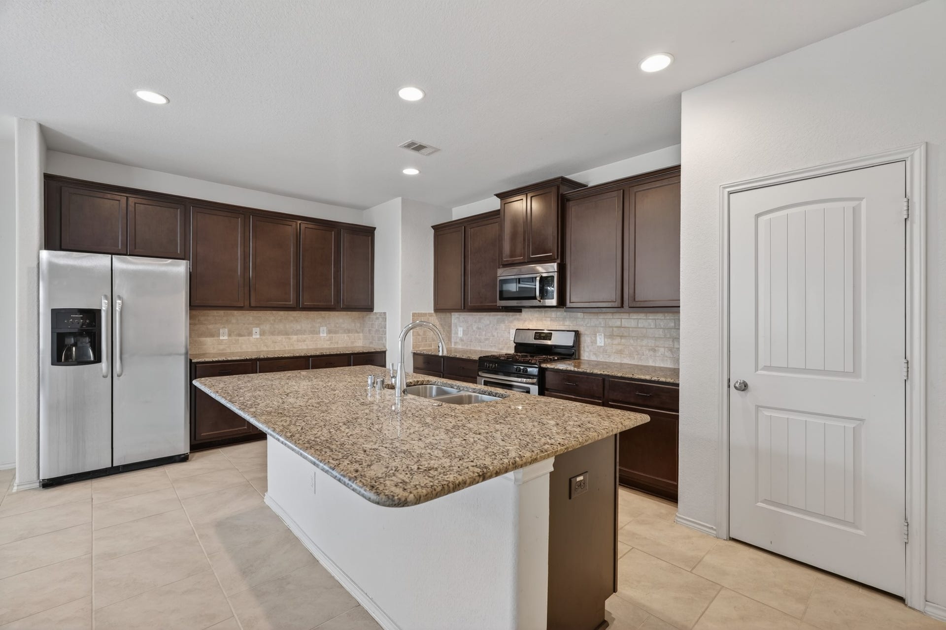138 Meadow Grove Drive, Conroe, TX 77384 138 Meadow Grove Drive, Conroe, TX 77384