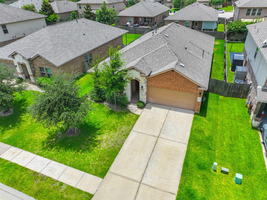 Property photo for 138 Meadow Grove Drive, Conroe, TX