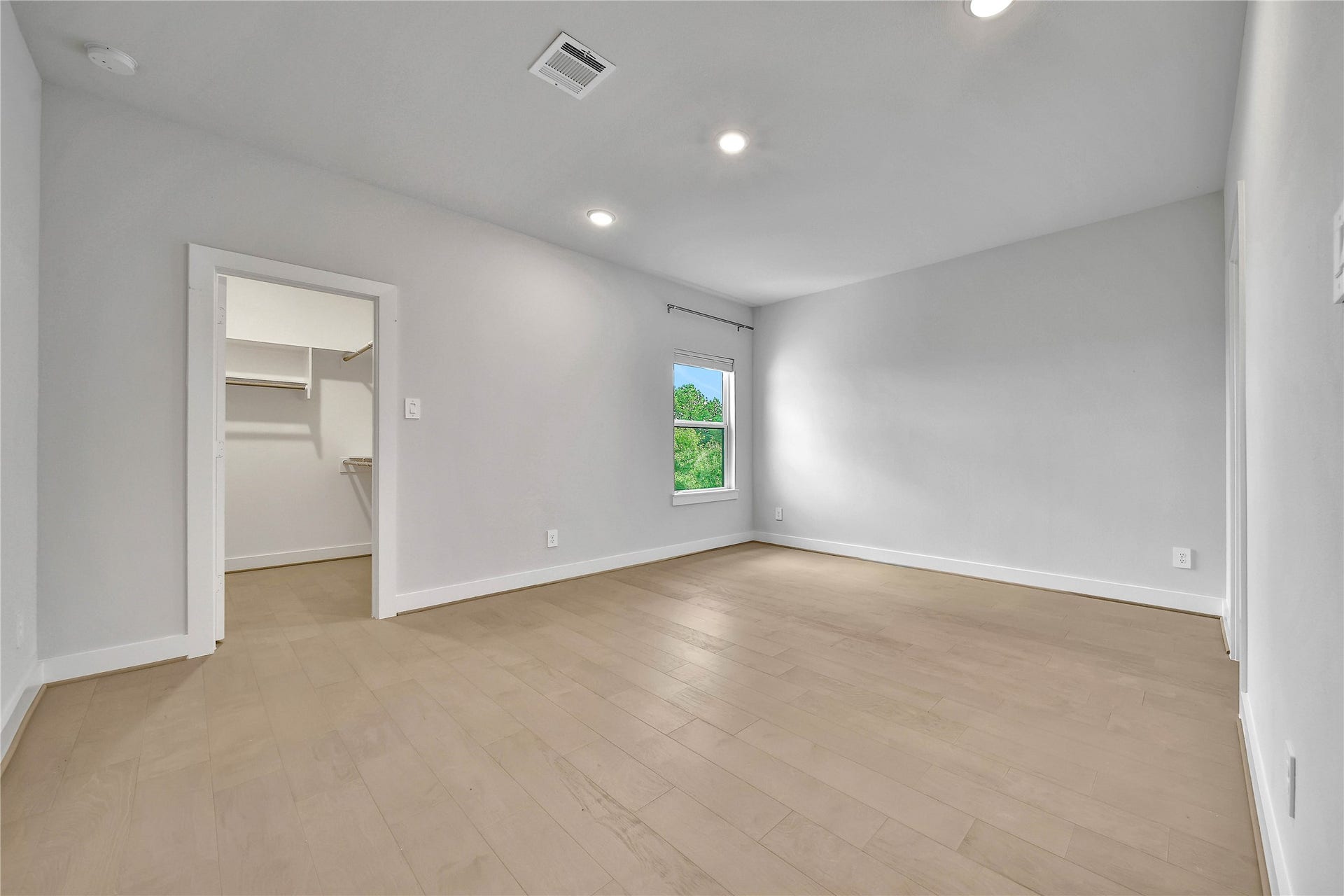 2107 Coach Street, Conroe, TX 77384 2107 Coach Street, Conroe, TX 77384
