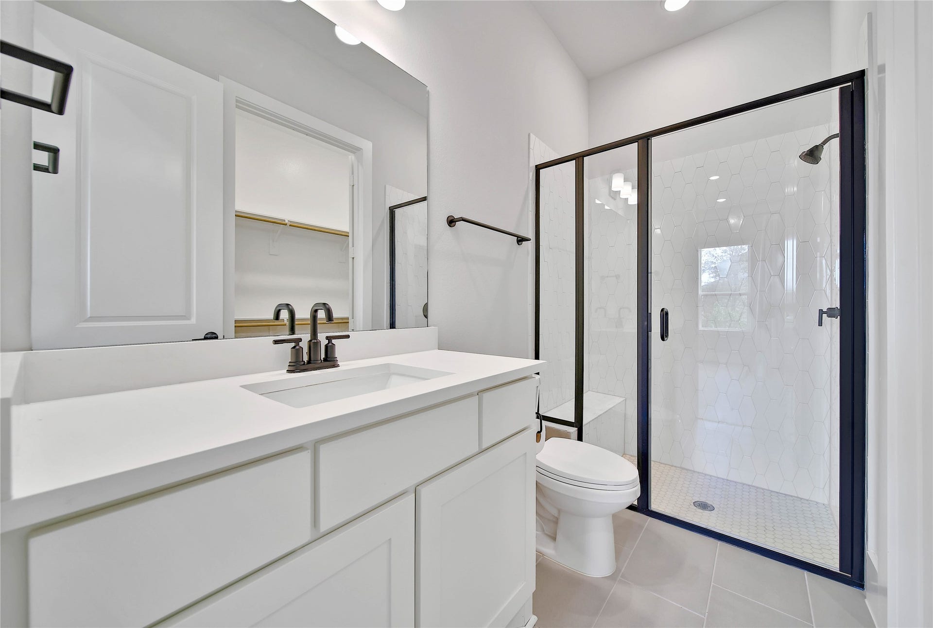 2107 Coach Street, Conroe, TX 77384 2107 Coach Street, Conroe, TX 77384