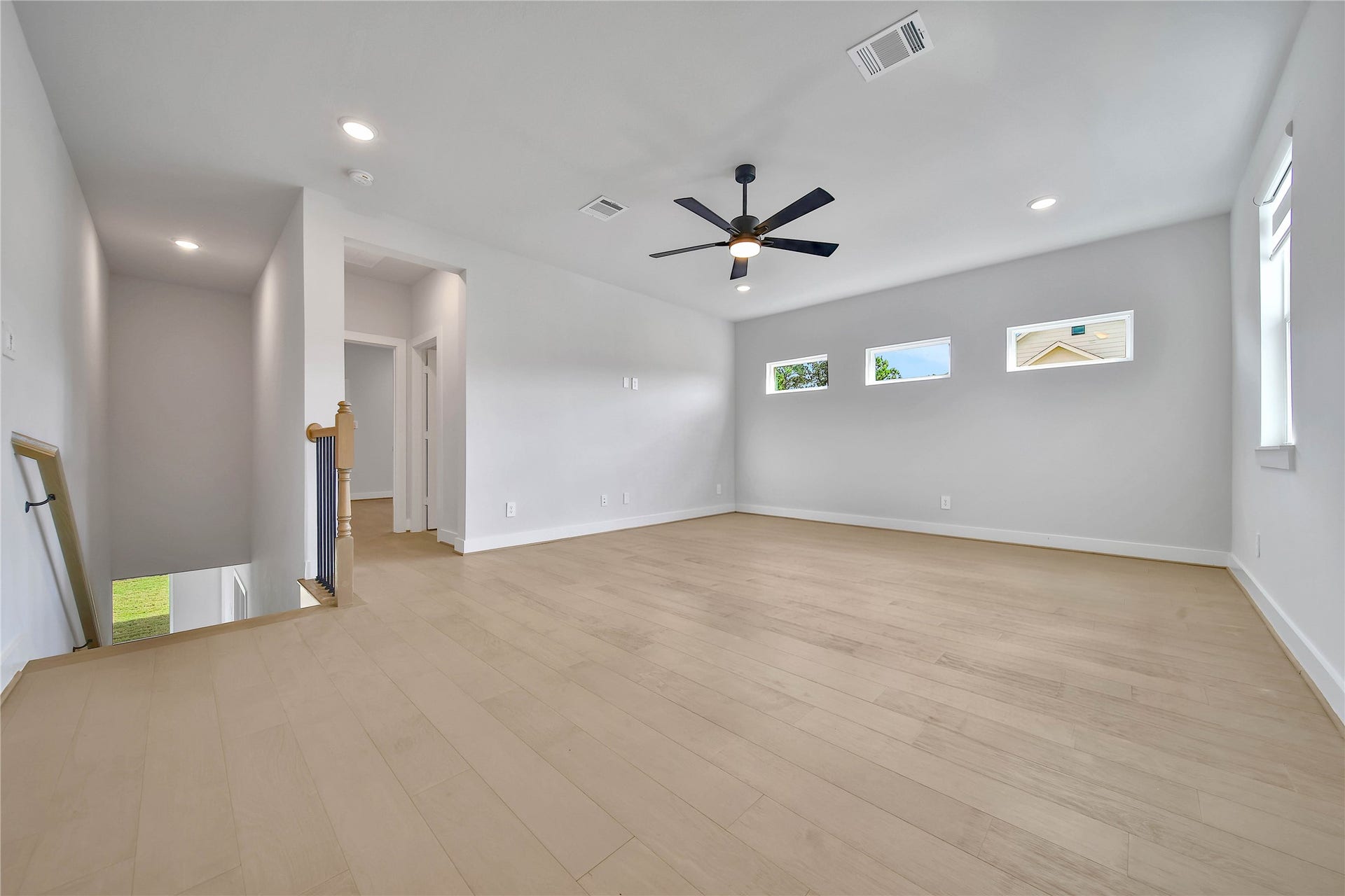 2107 Coach Street, Conroe, TX 77384 2107 Coach Street, Conroe, TX 77384