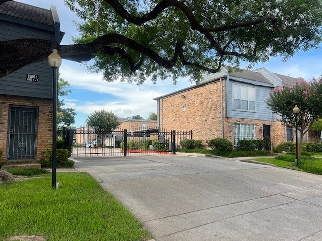 Property photo for 6202 Skyline Drive, #22, Houston, TX