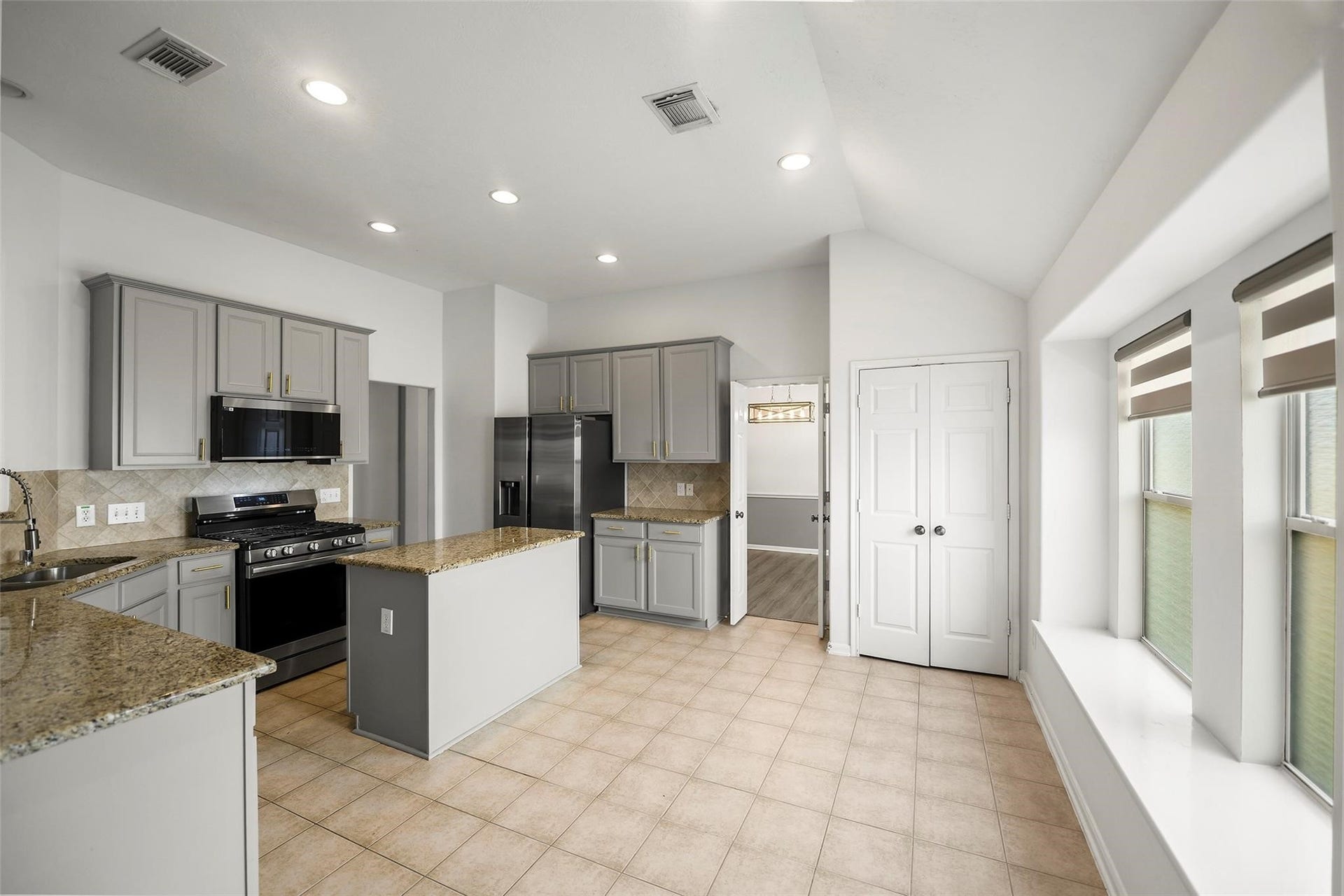 12807 Brook Arbor Court, Pearland, TX 77584 12807 Brook Arbor Court, Pearland, TX 77584