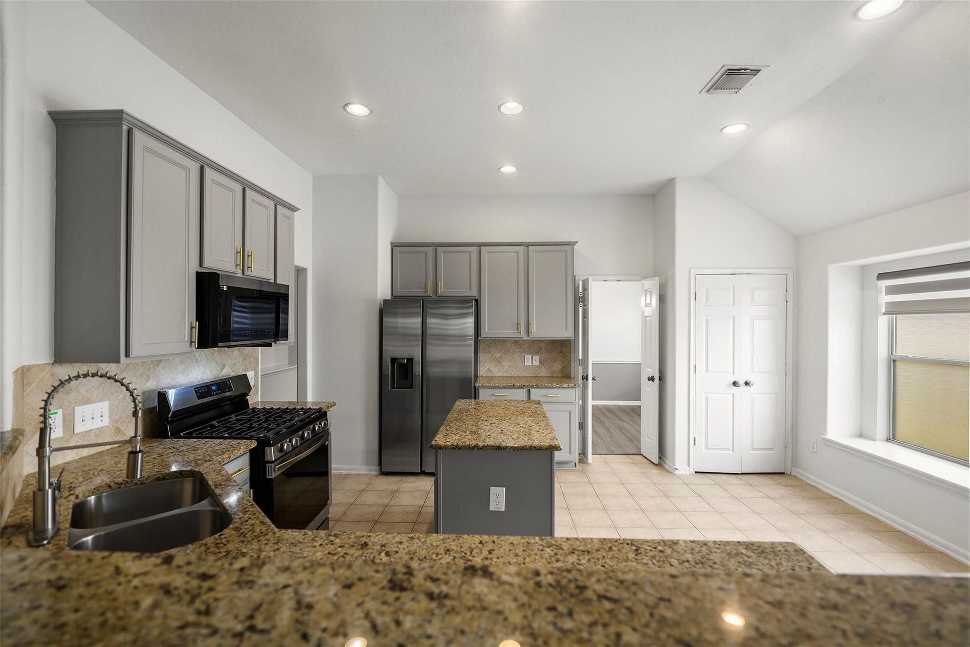 12807 Brook Arbor Court, Pearland, TX 77584 12807 Brook Arbor Court, Pearland, TX 77584