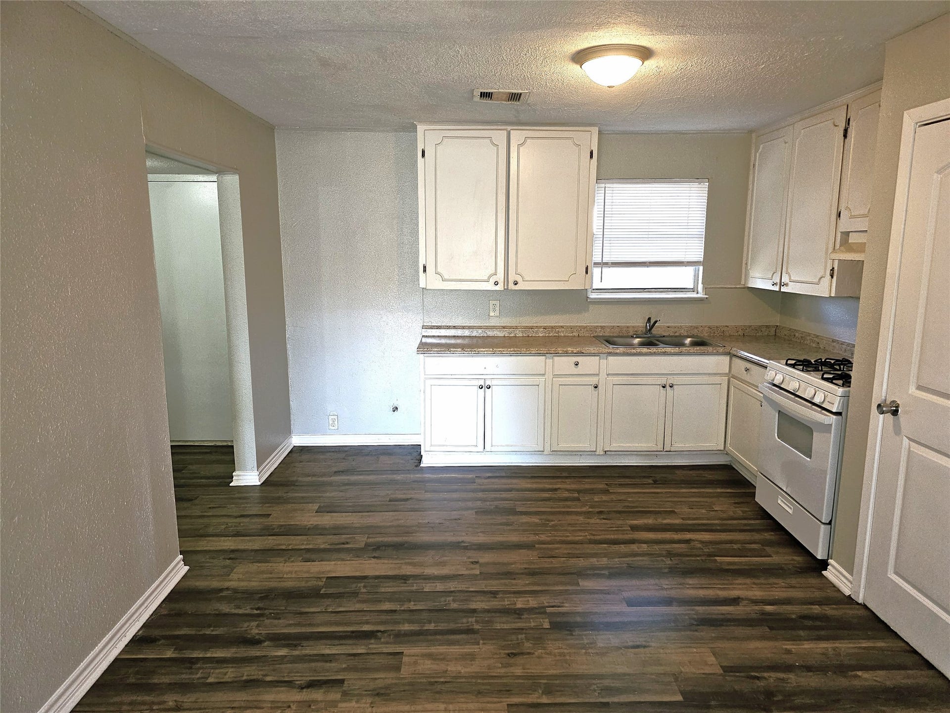 1314 N Natchez Drive, Texas City, TX 77591 1314 N Natchez Drive, Texas City, TX 77591
