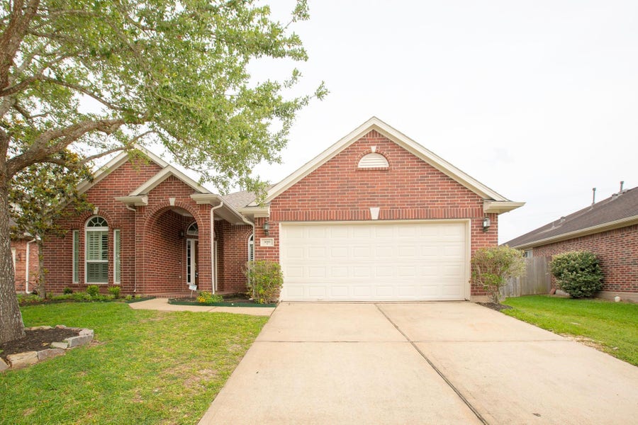 Property photo for 3006 Reindeer Crescent, Missouri City, TX
